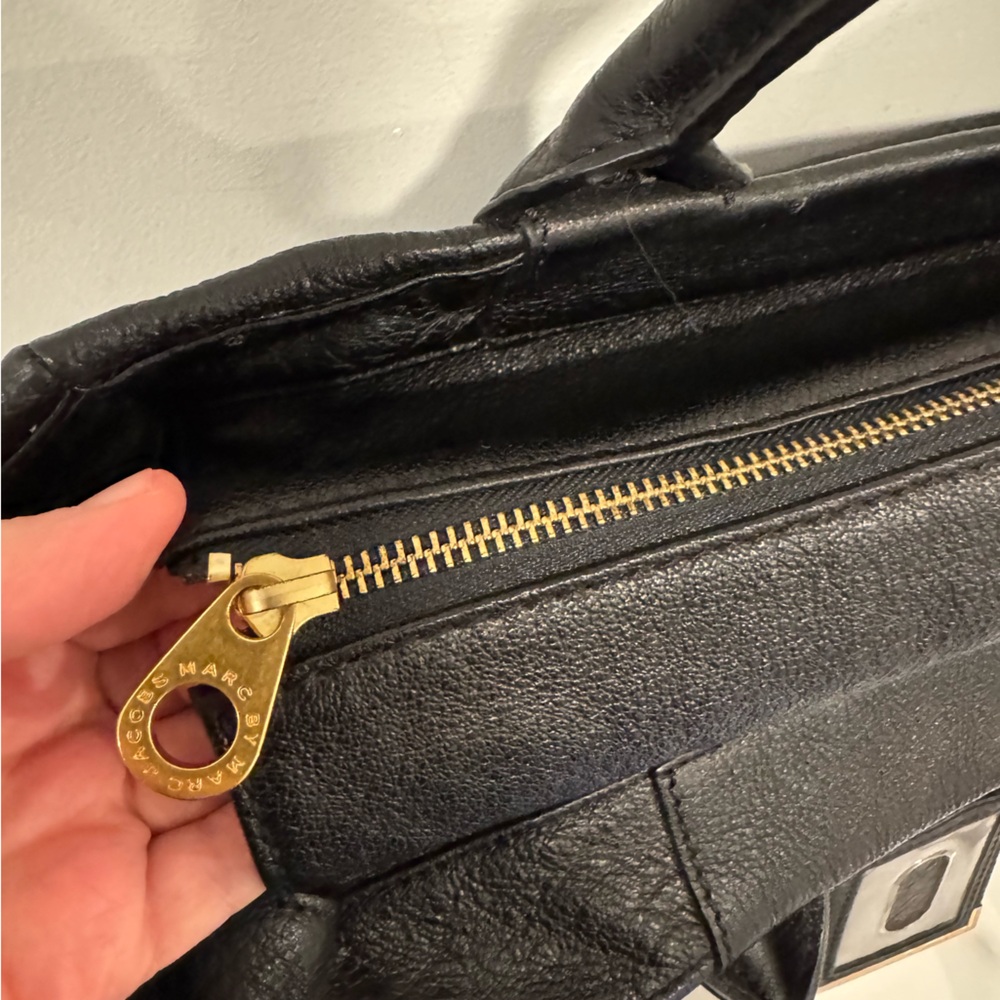MARC by Marc Jacobs Black Leather Tote Bag - Picture 10 of 13